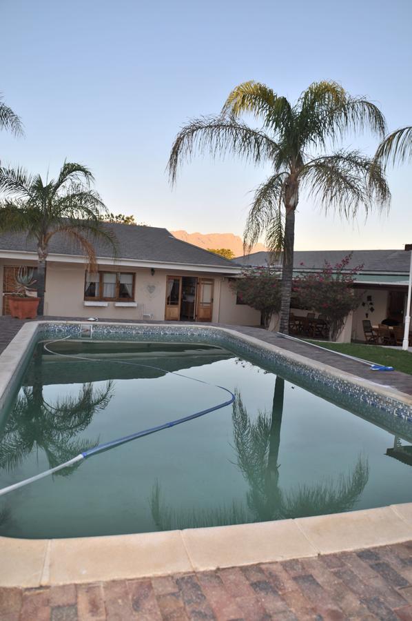 Clan Court Guesthouse Clanwilliam Exterior photo